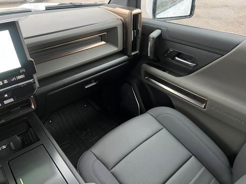 New 2025 GMC Hummer EV 2X image 32