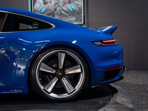Used 2023 Porsche 911 Sport Classic RWD image 5