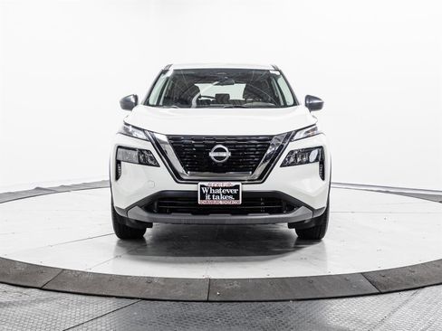 Used 2023 Nissan Rogue S image 2