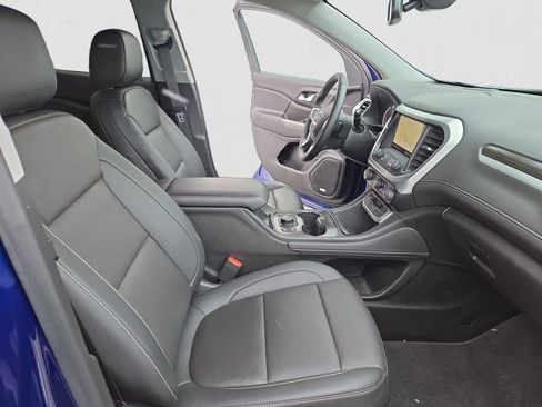Used 2023 GMC Acadia SLT w/ Elevation Edition image 17