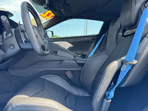 Used 2022 Chevrolet Corvette Stingray Premium Conv w/ Z51 Performance Package RWD image 16