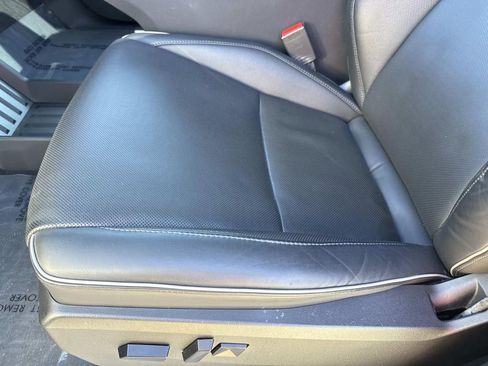 Used 2024 Tesla Cybertruck AWD Crew Cab image 27