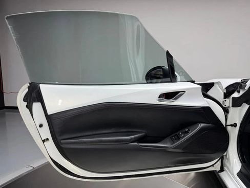 Used 2017 MAZDA MX-5 Miata RF Grand Touring RWD image 18