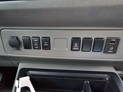 Used 2019 Nissan NV 3500 SL w/ Navigation Package image 13