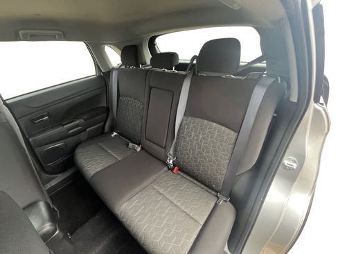 Used 2025 Mitsubishi Outlander Sport LE image 15