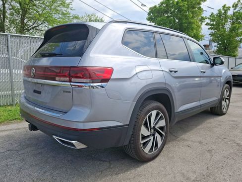 Used 2024 Volkswagen Atlas SE AWD/4WD image 6