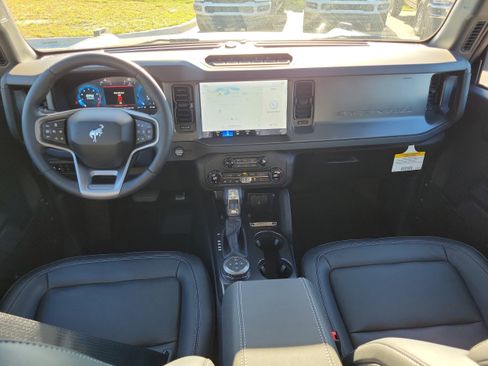 New 2025 Ford Bronco Badlands AWD/4WD image 12