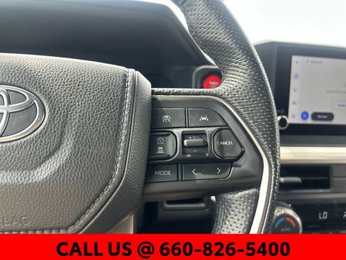 Used 2024 Toyota Tacoma TRD Off-Road image 11