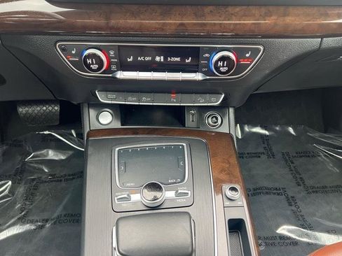 Used 2019 Audi Q5 2.0T Premium Plus image 19