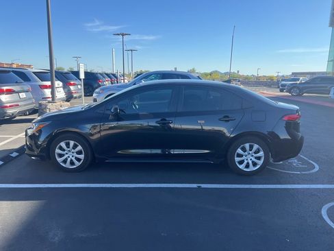 Used 2021 Toyota Corolla LE w/ Carpet Mat Package (TMS) image 5