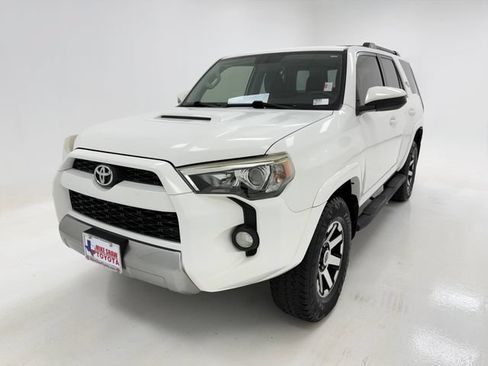 Used 2019 Toyota 4Runner TRD Off-Road AWD/4WD image 4