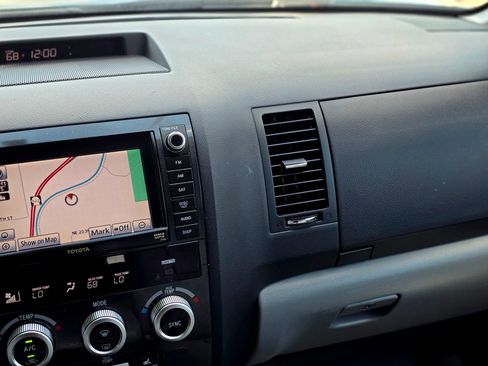 Used 2011 Toyota Sequoia Limited AWD/4WD image 35