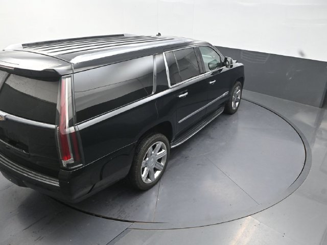 Used 2020 Cadillac Escalade ESV Premium Luxury AWD/4WD image 30