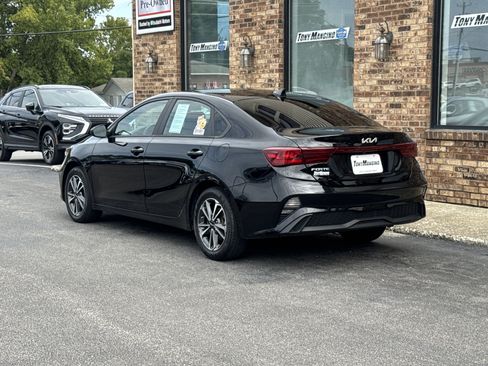 Used 2023 Kia Forte LXS FWD image 3