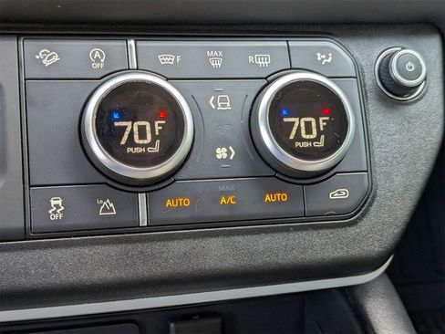 Used 2023 Land Rover Defender 90 S image 25