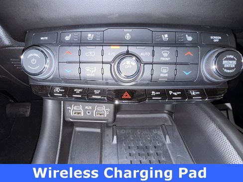 Used 2025 Dodge Durango GT image 41