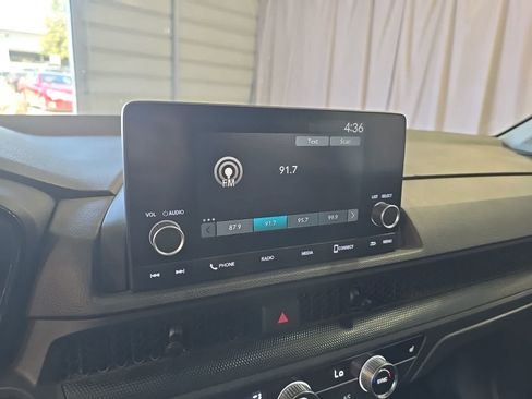 Used 2023 Honda CR-V EX image 25
