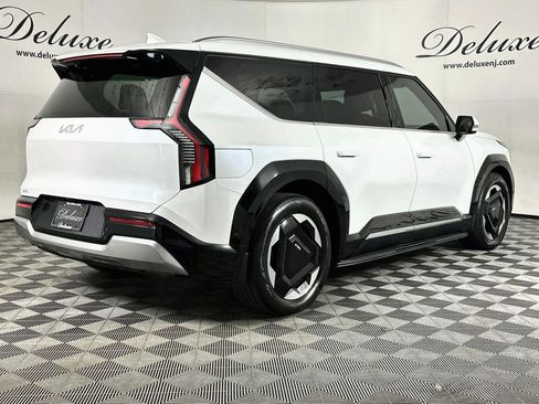 Used 2024 Kia EV9 Land AWD/4WD image 6