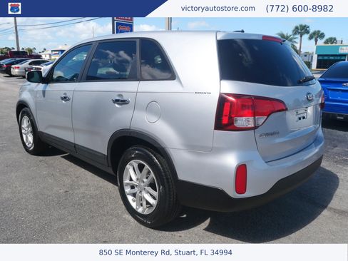 Used 2014 Kia Sorento LX FWD image 10
