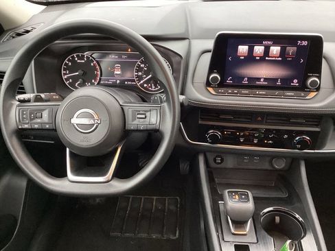Used 2024 Nissan Rogue S FWD image 19
