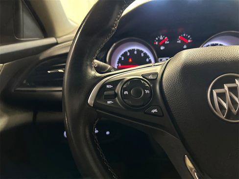 Used 2019 Buick Regal Preferred image 19