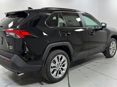 New 2025 Toyota RAV4 XLE Premium image 5