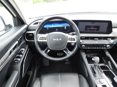 Used 2024 Kia Telluride AWD image 17