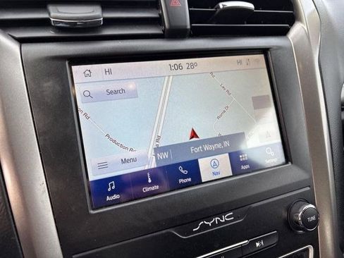 Used 2020 Ford Fusion SE image 22