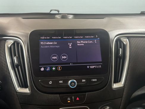 Used 2020 Chevrolet Malibu LT FWD image 13