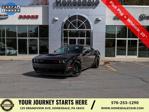 Used 2023 Dodge Challenger R/T Scat Pack image 1