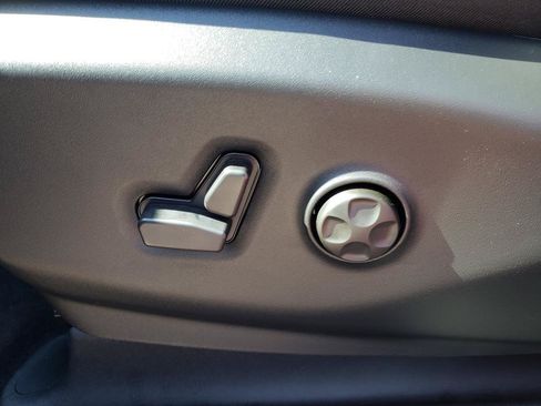 New 2026 Chrysler Voyager LX FWD image 18