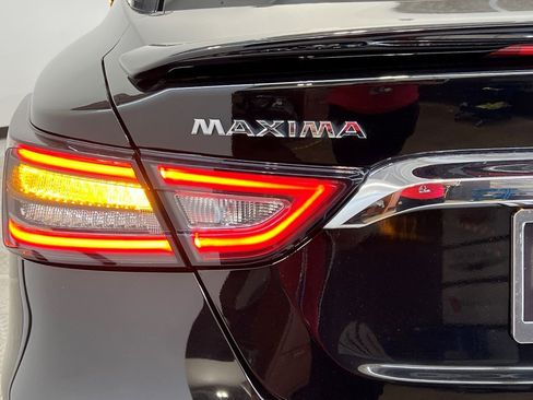 Used 2020 Nissan Maxima SR w/ Sport Mat Group image 9