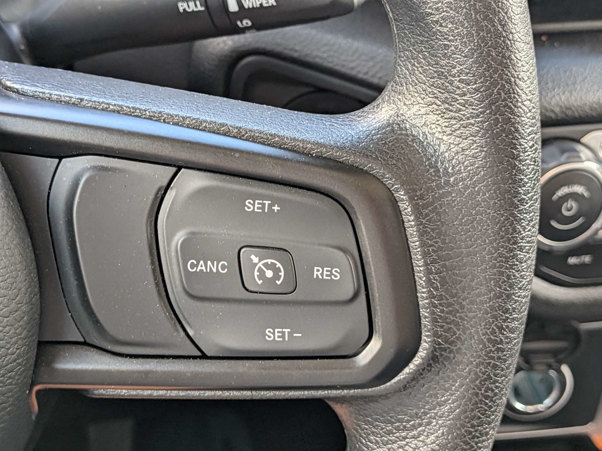 Used 2025 Jeep Gladiator Sport AWD/4WD image 24