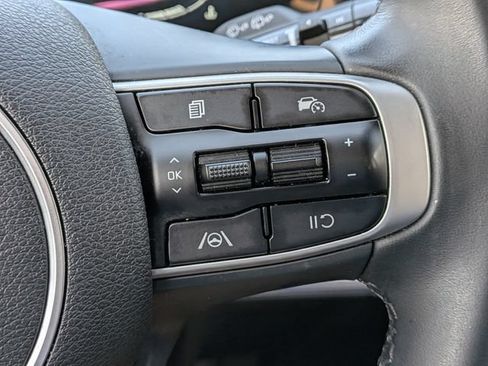Certified 2025 Kia Sportage EX FWD image 28