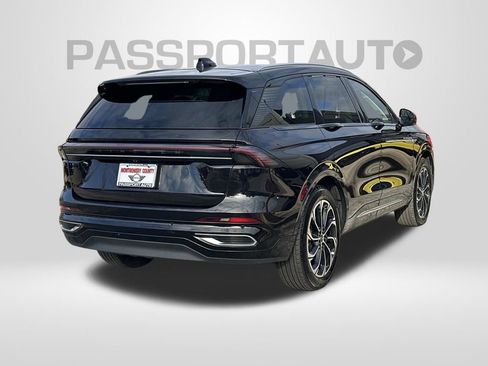 Used 2024 Lincoln Nautilus Reserve image 5