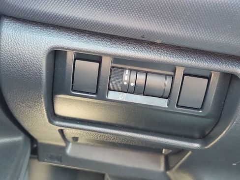 Used 2025 Subaru Forester Premium image 20