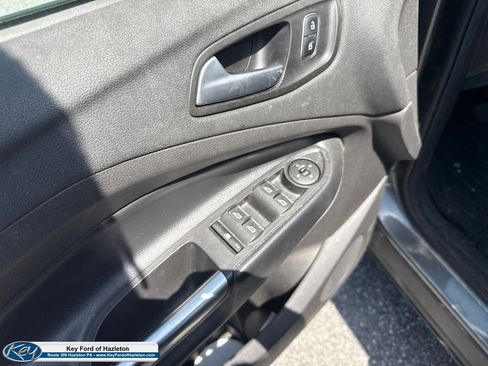 Used 2019 Ford Escape SE FWD image 15