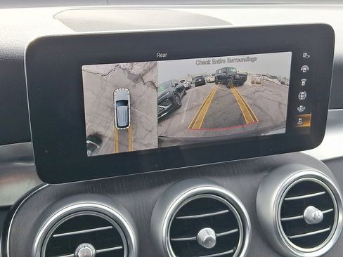 Used 2021 Mercedes-Benz GLC 300 4MATIC image 19