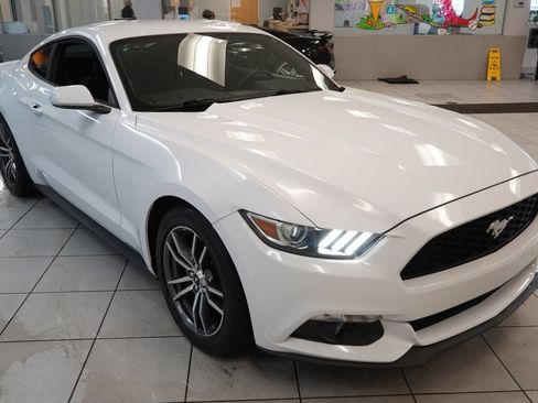 Used 2016 Ford Mustang Coupe RWD image 14