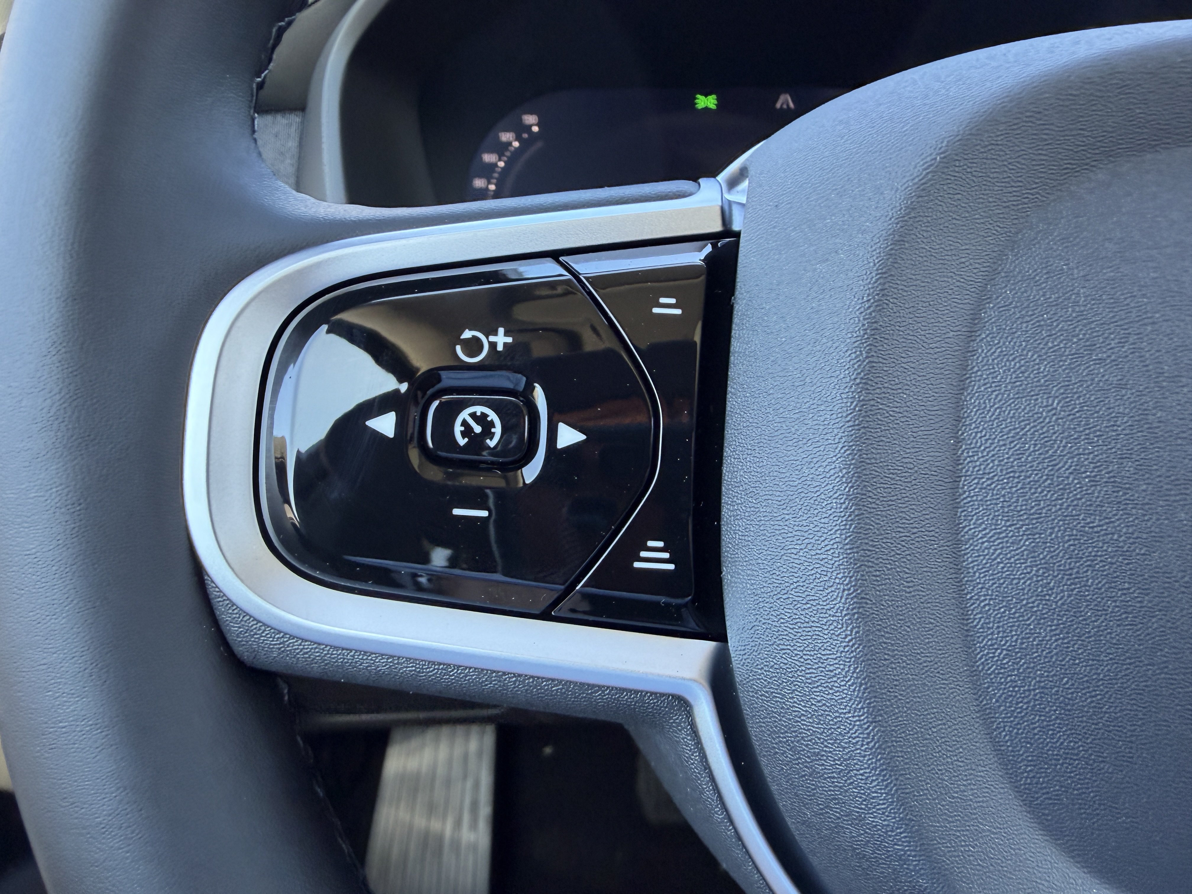 New 2026 Volvo XC90 B5 Ultra w/ Protection Package AWD/4WD image 29