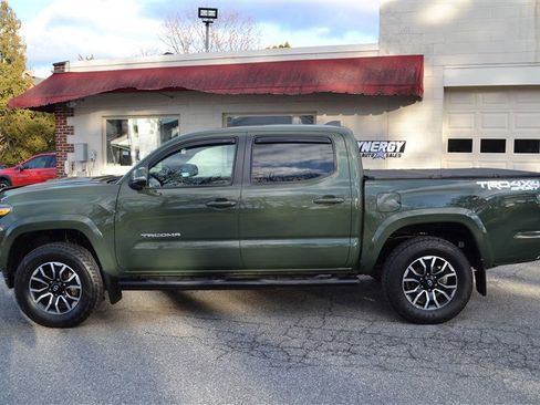 Used 2021 Toyota Tacoma TRD Sport image 2
