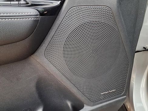 Used 2022 Kia Niro EX image 13