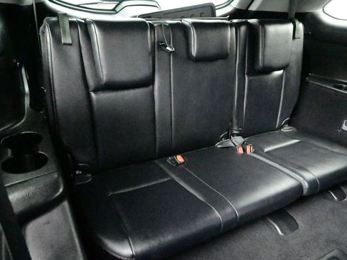 Used 2019 Toyota Highlander XLE AWD/4WD image 17