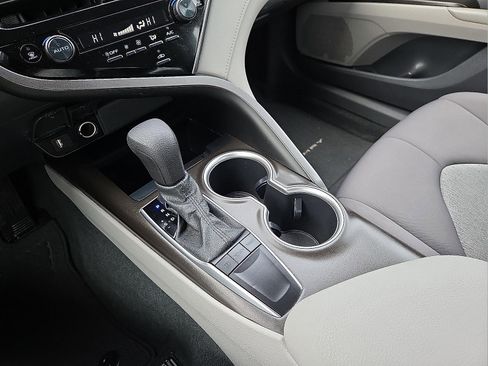 Used 2023 Toyota Camry LE image 25