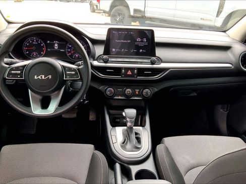 Certified 2024 Kia Forte LXS w/ LXS Technology Package FWD image 16