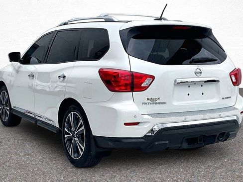 Used 2017 Nissan Pathfinder Platinum image 5