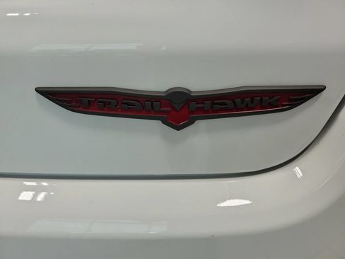 Used 2026 Jeep Compass Trailhawk AWD/4WD image 12