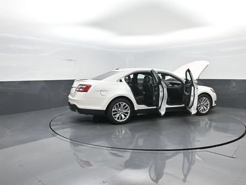 Used 2018 Ford Taurus Limited FWD image 44
