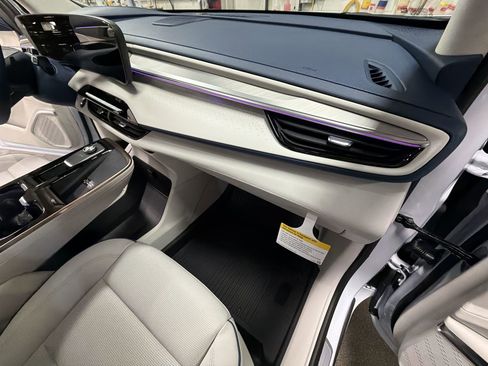 New 2026 Buick Enclave Avenir w/ Super Cruise Package image 29