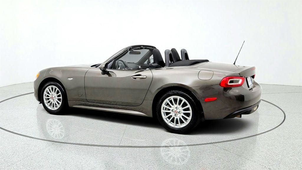 Used 2017 FIAT 124 Spider Classica RWD image 7